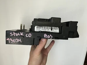 YC3T-14A067-BF  2000-2001 Ford Excursion OEM  Interior Junction Fuse Block Box - Picture 1 of 5