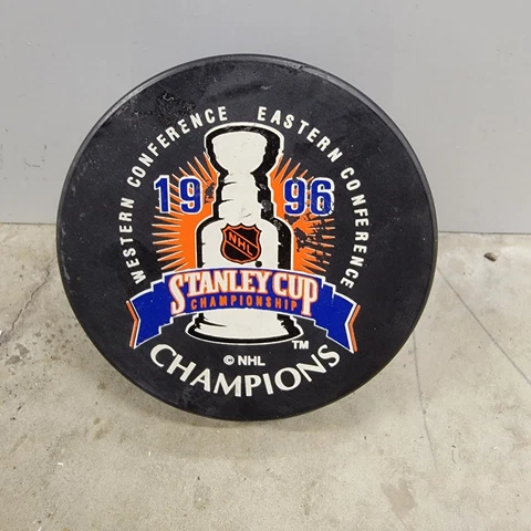 1996 Stanley Cup Championship Official NHL Hockey Puck Colorado Avalanche Cover
