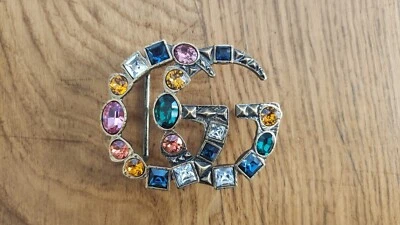 GRANDE FIBBIA GUCCI LOGO ROTONDA - DOPPIA G CON CRISTALLI - MULTICOLORE - NUOVA Foto 1 de 3