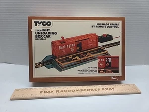 New Tyco HO Scale 930 Remote Controlled Unloading BoxCar Burlington CB&Q - Picture 1 of 5