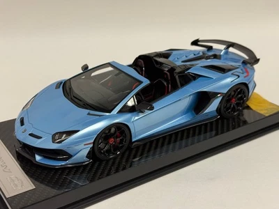 1/18 Runner Lamborghini Aventador SVJ en Azul Hielo Base de Fibra de Carbono 15 Piezas Foto 1 de 4