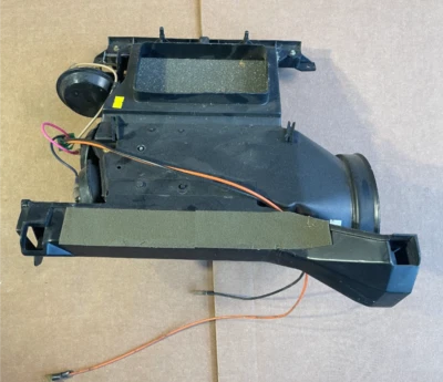 Chevrolet Corvette C4 1984-1996 usado conjunto de núcleo de calefacción central delantera Foto 1 de 4