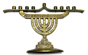Vintage Menora Das Licht der Freiheit Massives Messing Chanukka 10,25"x6,5"x2,5" - Bild 1 von 12