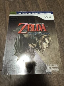 The Legends of Zelda Twilight Princess Nintendo Power Strategy Guide Wii - Picture 1 of 4