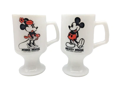 Tazas de vidrio de leche pedestal vintage de Mickey Mouse y Minnie Mouse de Disney Foto 1 de 4