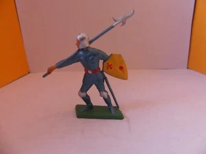 FIGURINE STARLUX CHOC MOYEN AGE BLEU BOUCLIER JAUNE HALLEBARDE CASQUE ARGENT - Picture 1 of 3