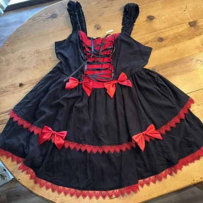 Vestido social colisão preto e vermelho laço com cadarço fantasia Plus Size 1 Esgotado - Imagem 1 de 4