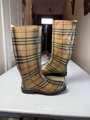 Botas de chuva BURBERRY Haymarket xadrez padrão feminino tamanho 36 / EUA 6 danificadas - Imagem 1 de 4