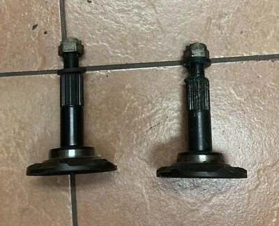 Porsche 911 930 '75-'86 ejes Stub (juego de 2) 93033223200 USADOS Foto 1 de 4