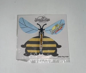 Magische fliegende Biene fliegendes Spielzeug zum Aufziehen Gummiband von BuzzBee Toys 10 Stück - Bild 1 von 2