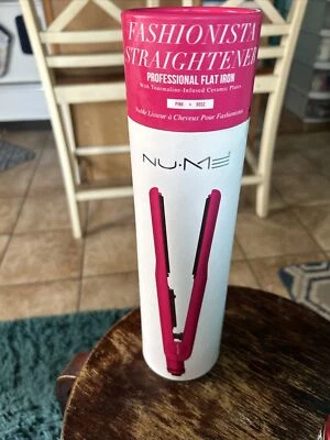 Platos de cerámica Nume Fashionista plancha rosa sin abrir con infusión de turmalina Foto 1 de 4