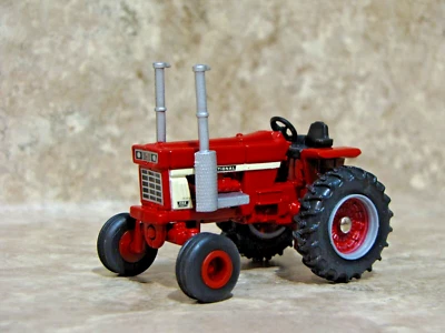 Ertl 1/64 Farmall IH International 1568 V-8 Tractor Farm Toy - Image 1 of 2