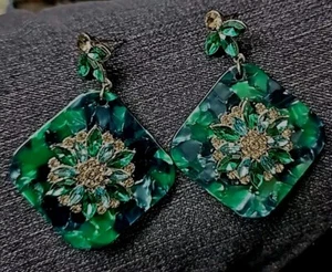Art Deco Style Green Rhinestones Drop Earrings Fashion Jewelry Christmas Holiday - Picture 1 of 5