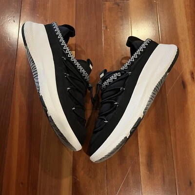 Zapatilla Ugg CA78 Tasman 'Negro/Blanco' - Talla 11 Foto 1 de 4