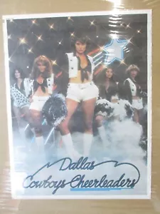 Dallas Cowboys Cheerleaders cowgirls poster vintage anni 80 21629 - Foto 1 di 5