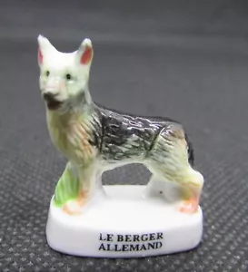 Fève Série les animaux Race de chien " Le Berger Allemand " Dog Hund #H2 - Imagen 1 de 2