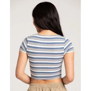 T-shirt BLU a righe crop top maglia a costine manica corta casual - Foto 1 di 2
