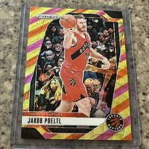 Jakob Poeltl 2024-25 Prizm #198 dorado-rosa-naranja onda multicolor 67/88 Raptors - Imagen 1 de 3