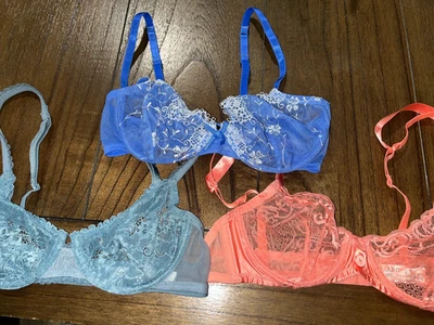 LOTE DE 3 SUJETADORES CON AROS ENCAJE 32 C EXCELENTE LENCERÍA ÍNTIMA ESTUDIO LA PERLA Foto 1 de 4