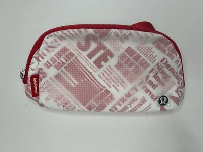 Bolso Cinturón Lululemon Everywhere Nuevo con Etiquetas * Estampado Manifiesto-Rojo/Blanco LU9BDPS - Imagen 1 de 4