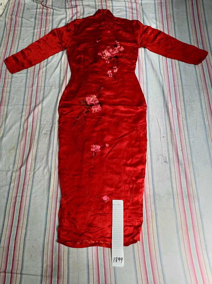 Antique Chinese Qing Dynasty Silk Robe, Vintage Embroidered Costume Collectible - Image 1 of 4