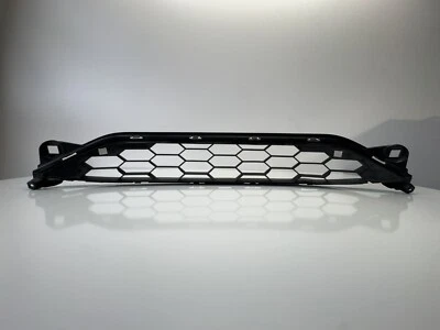 Parachoques central inferior Honda HR-V 2016-2018 pieza original OEM 71103T7JH00 Foto 1 de 4