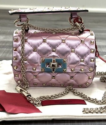 Bolso Valentino Garavani Rockstud Spike Solapa Cuero Acolchado Micro Platino Rosa Foto 1 de 4