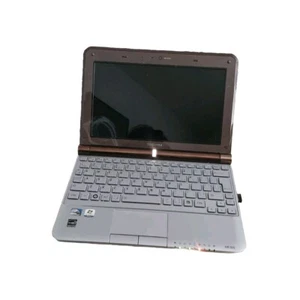 Toshiba NB305 10” Laptop 1GB RAM 500 GB HD Tested Working Windows 10 with Cord - Picture 1 of 12