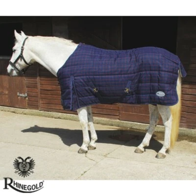 Heavyweight Stable Quilt  Orlando by Rhinegold    300gsm Polyfill   Cotton Lined - Image 1 of 4