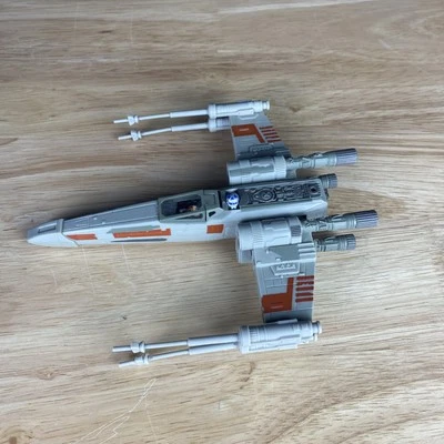 FLOTA DE ACCIÓN STAR WARS X-WING STARFIGHTER con ANTILLAS CUÑA Y R2 D2 Driod Galoob Foto 1 de 4