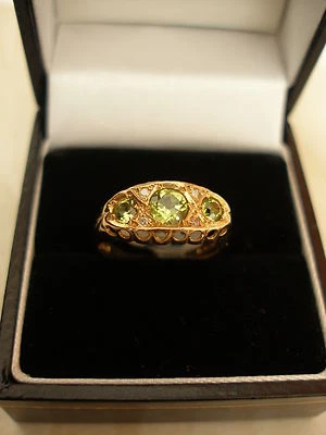 9CT GOLD FINE PERIDOT & DIAMOND DRESS RING MADE IN UK BRAND NEW IN BOX - Image 1 of 3