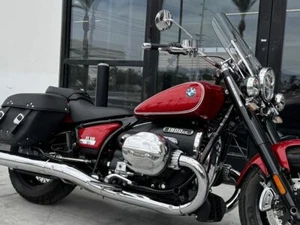 2022 BMW R 18 Classic Mars Red Metallic - Picture 1 of 12