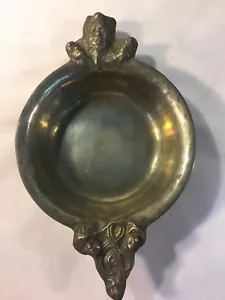 ENORME Porringer de Peltre Antiguo con Caras de Arlequín Teatrales ~ Francés - Imagen 1 de 9
