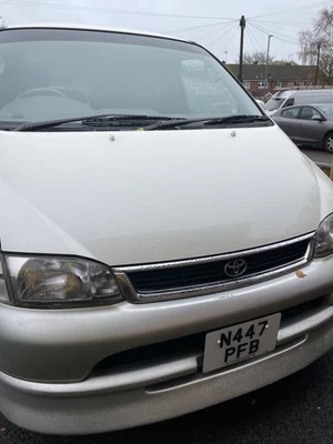 toyota granvia - Image 1 of 4