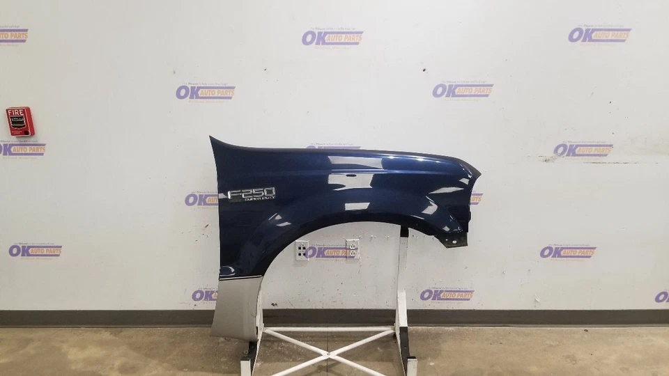 01 FORD F250 SUPER DUTY XLT FENDER FRONT RIGHT PASSENGER BLUE - Image 1 of 4