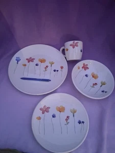 15 Stk. Set ROYAL STAFFORD STREUBLUMEN SET Schüsseln Tassen Teller 4 Gedecke  - Bild 1 von 6