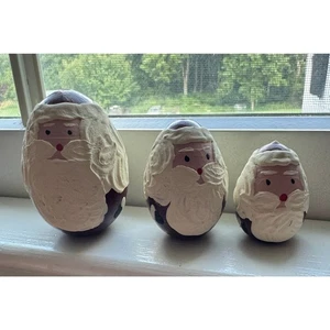 Small egg shaped painted wooden Santa’s - Picture 1 of 6