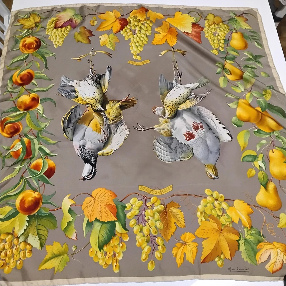 Hermès Carrè foulard hermes Fructidor 100% Seta Qualche Difetto Ancora Bello  - Imagen 1 de 4