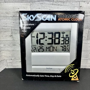 SkyScan Reloj de Pared Atómico Radio Controlado Fecha Hora Calendario Temp Automático DST NUEVO EN CAJA - Imagen 1 de 8