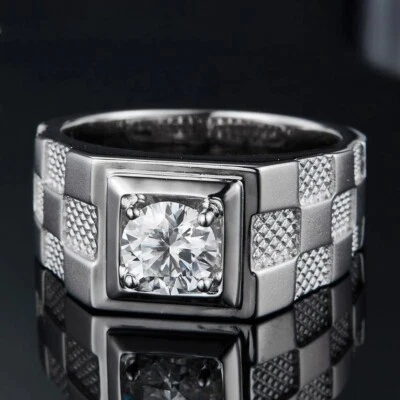 Alianza solitario de moissanita natural de 1,5 quilates para hombre en oro blanco de 14 quilates más de 925 Foto 1 de 4