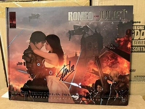 ROMEO AND JULIET THE WAR BY STAN LEE 2011 SIGNED ON FRONT BOARD COLLECTOR EDIT - Picture 1 of 6