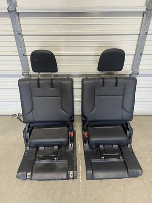 2014-2023 TOYOTA 4RUNNER ТРЕТИЙ РЯД ЗАДНИХ СИДЕНИЙ ЧЕРНЫЙ КОЖАНЫЙ ПИТАНИЯ - Изображение 1 из 4