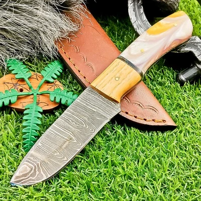 Cuchillo desollador de hoja de acero Damasco hecho a mano personalizado cuchillo de caza de camping TN-9203 Foto 1 de 4