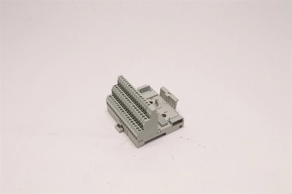 ALLEN BRADLEY TERMINAL I/O BASE 1794-TB32 - Image 1 of 3