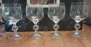 Juego de 4 copas de agua de cristal grabado faceta bola vástago vino en cascada de Bohemia... - Imagen 1 de 8