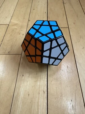 12 Sided Megaminx Speed Cube Magic Twist 3D Puzzle Brain Teaser - Image 1 of 4