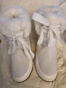 Uggs Fur Front Gray And White Winter Boots With Furry Trim. Worn 1 time! - Picture 1 of 5