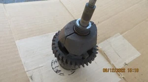 INTERNATIONAL FARMALL A,B,C,100,130,140,200,230,240,340,404,424,444 GOVERNOR - Picture 1 of 5