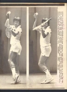 Lot of (2) 1970s JIMMY CONNORS Vintage Wire Photos PRO TENNIS CHAMP - Picture 1 of 5