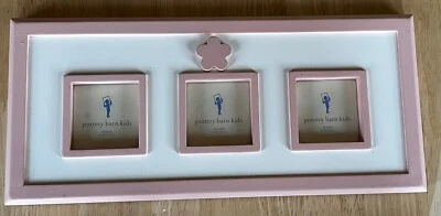 Moldura de madeira pintada de rosa vintage Pottery Barn Kids comporta 3 fotos - TLC - Imagem 1 de 4